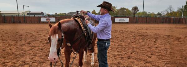 training-tip_how-to-correctly-saddle-a-horse